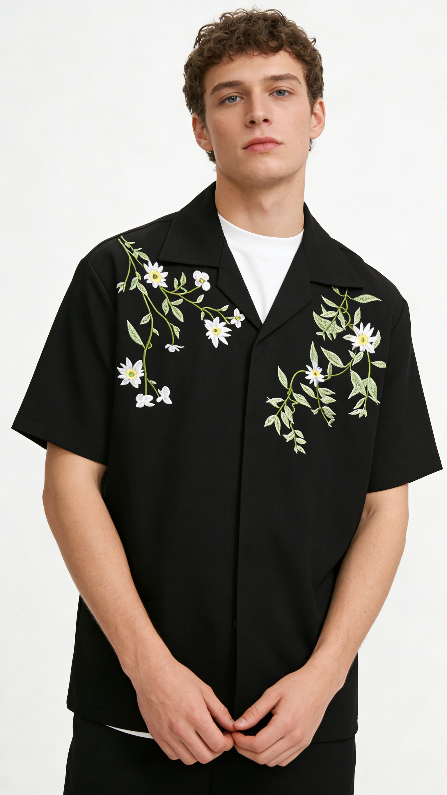 Men's Elegant Embroidery Camp Collar Short Sleeve Shirt
