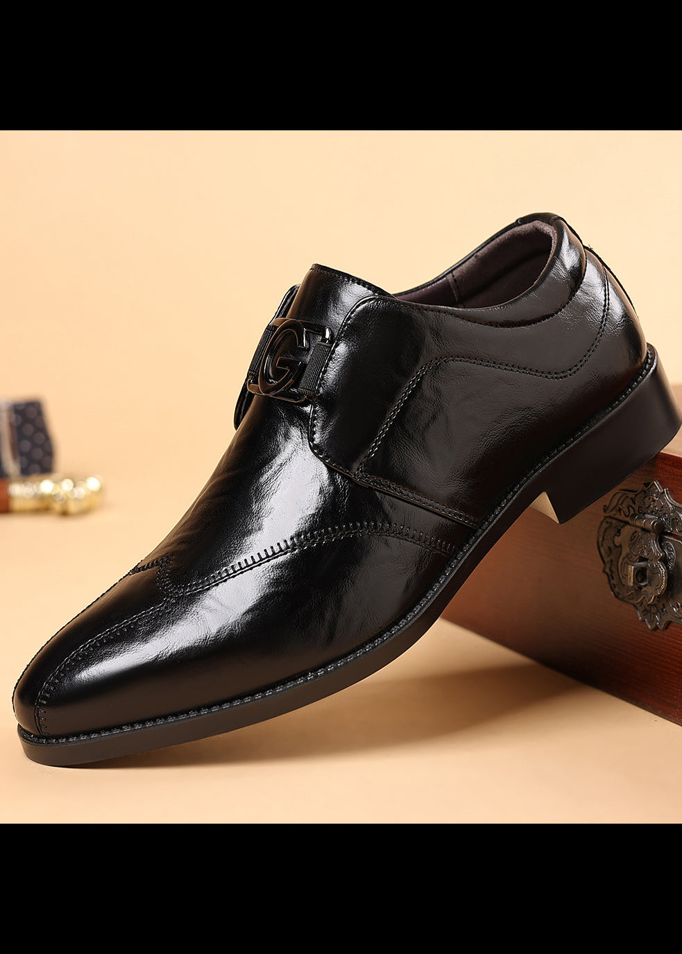 Men’s Embossed Leather Loafers – Slip-On Business Dress Shoes with Embroidered Detail